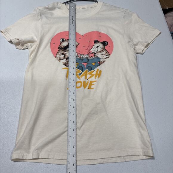 Lot Of 2 Mens T-Shirt Short Sleeve Graphic Tee Solid Size S Mustard Yellow Beige - Picture 7 of 8